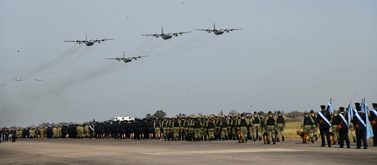 Los Hércules están sobrecargados de trabajo, hace falta un transporte medio.
